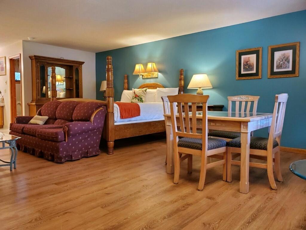 Meadowlark Motel With Restaurant & Bar Мегги-Вэлли Экстерьер фото